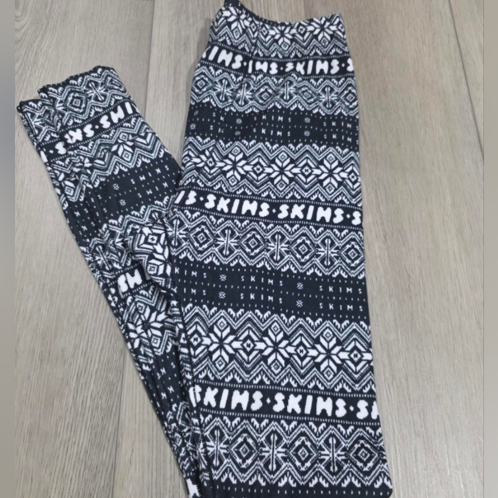 SKIMS Logo Plush Pointelle Legging